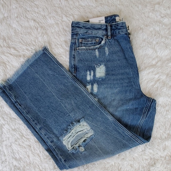 Forever 21 Denim - Forever 21 High Rise Distressed Crop.